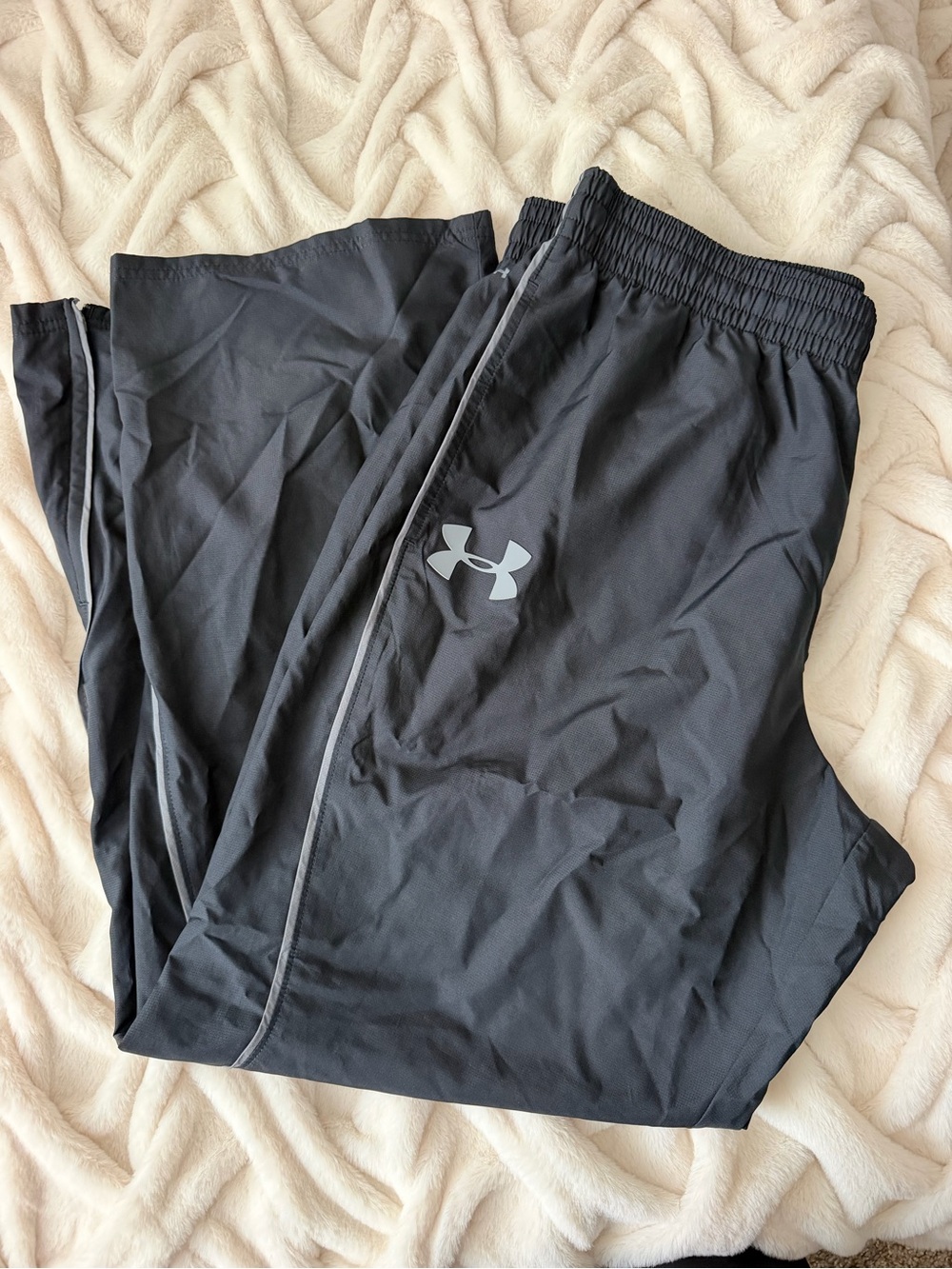 Under Armour Black Men’s Lightweight Training Joggers with Reflective Logo